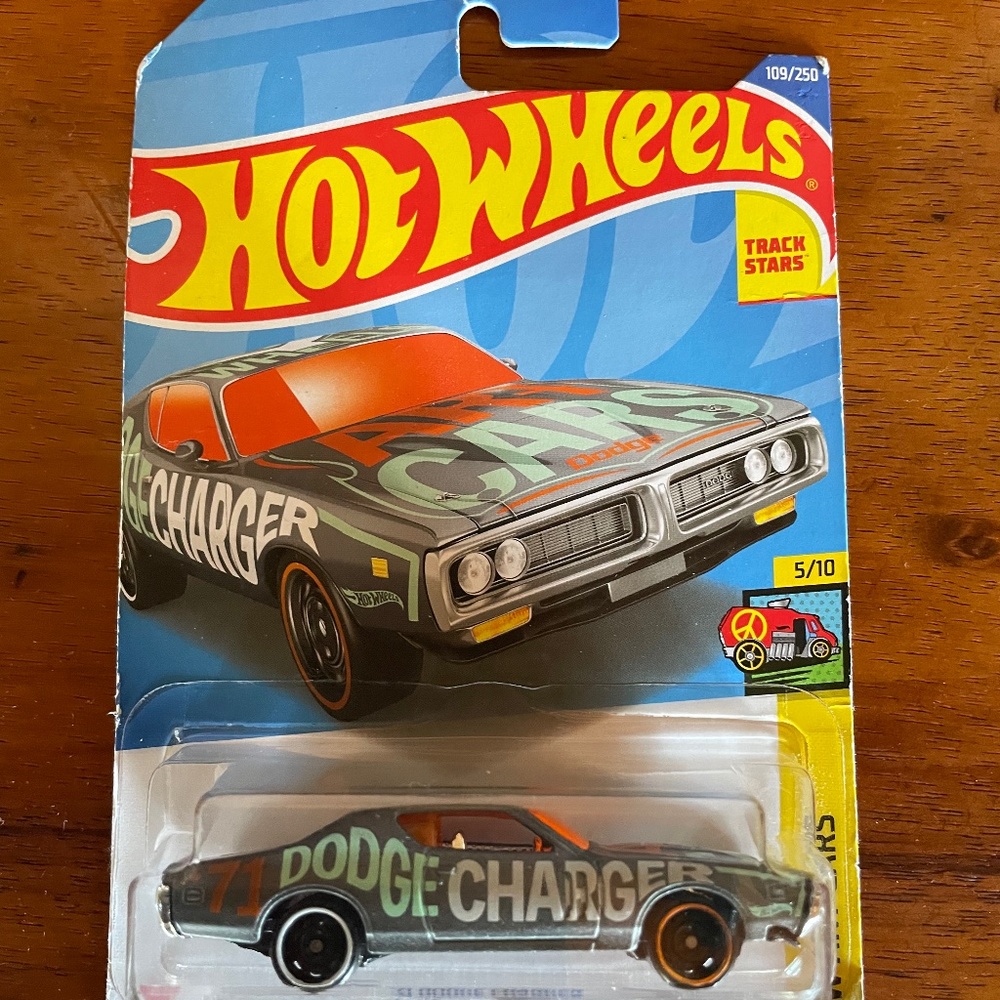 HOT WHEELS ‘71 DODGE CHARGER